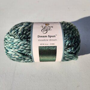 NEW Soft Yarn Bee Bulky for Crocheting Knitting Soft Skein 76 Yards 80% Acrylic